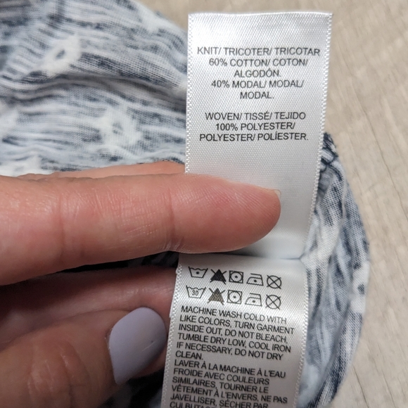 Lucky Brand Flowy Sleeves Top Navy Blue and White - Picture 2 of 7